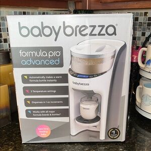 NIB Baby Brezza New and Improved Formula Pro Advanced Formula Dispenser Machine